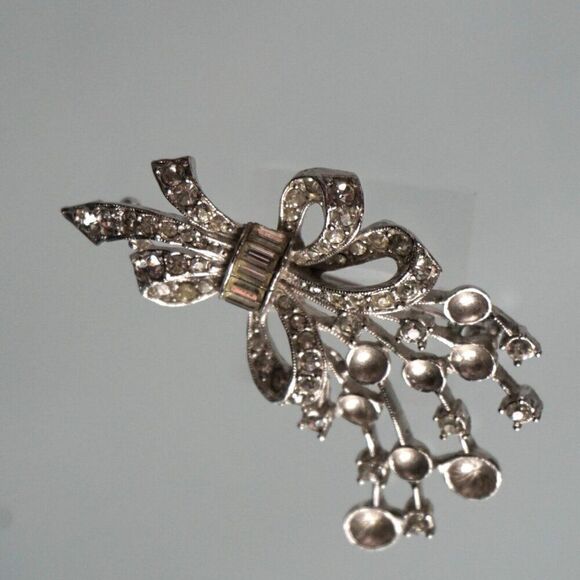 Vintage Silver Tone Clear Rhinestone Bow Pin Brooch -FLAWS - Picture 4 of 7